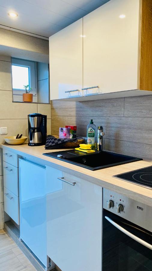 70 M2 Souterrain In Stadtnähe Mit 2 Bädern Und Ev Lademöglichkeit Apartment Niestetal