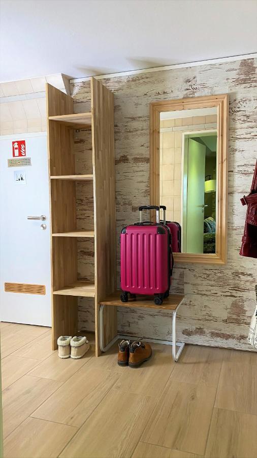 Apartment 70 M2 Souterrain In Stadtnähe Mit 2 Bädern Und Ev Lademöglichkeit Niestetal