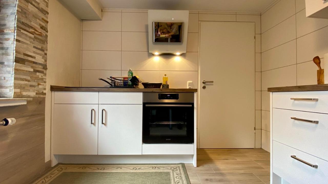 70 M2 Souterrain In Stadtnähe Mit 2 Bädern Und Ev Lademöglichkeit Apartment Niestetal